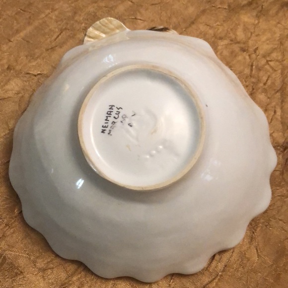 Ceramic Dish/Bowl w/Hand Painted Shell Accents - Picture 7 of 7